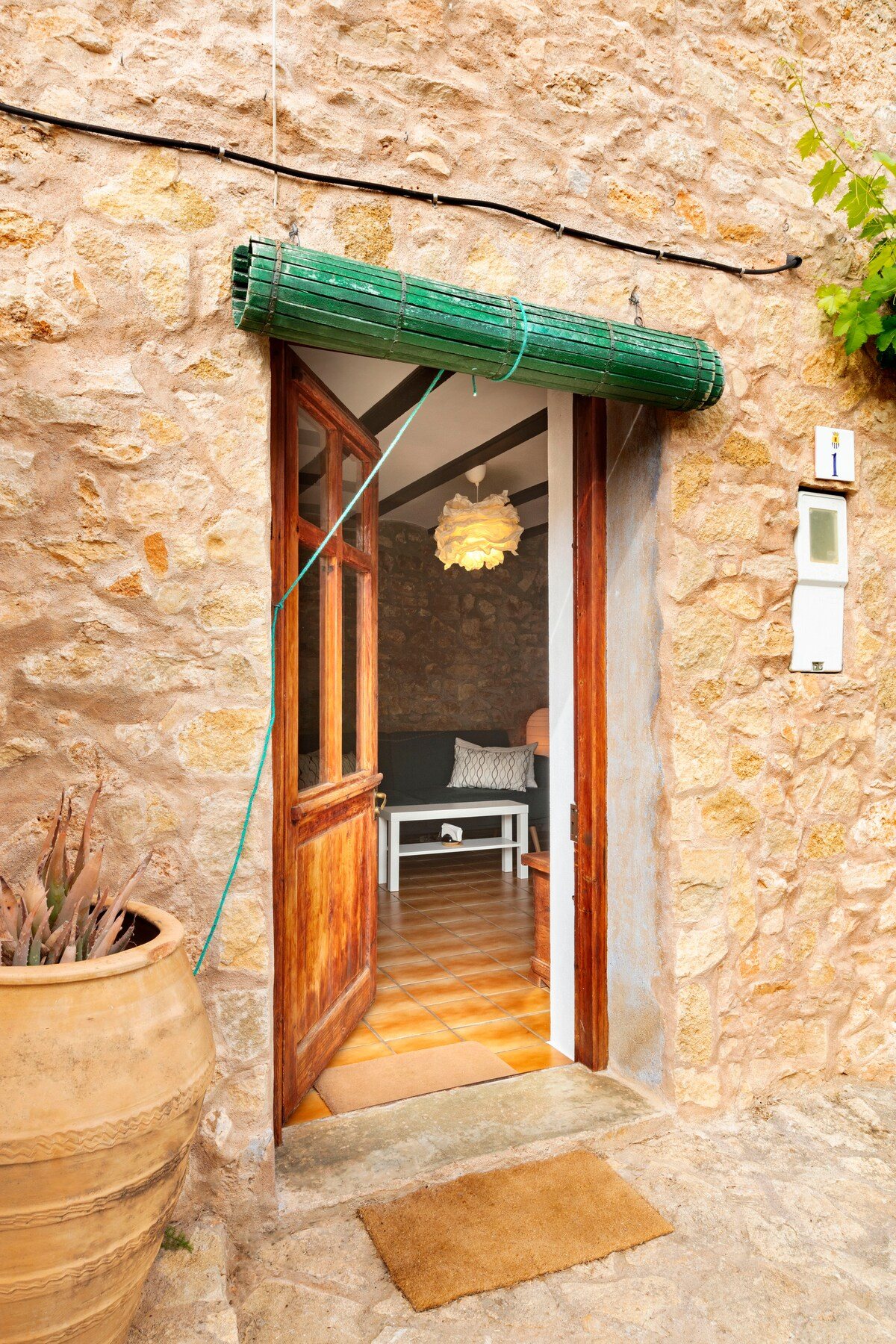 La entrada en La Llar del Maestrat